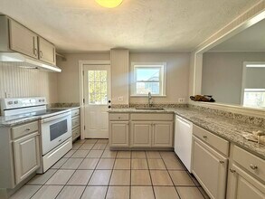 141 Alexander Ave in Medford, MA - Building Photo - Building Photo