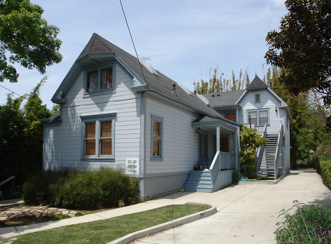 1033-1043 E Santa Clara St