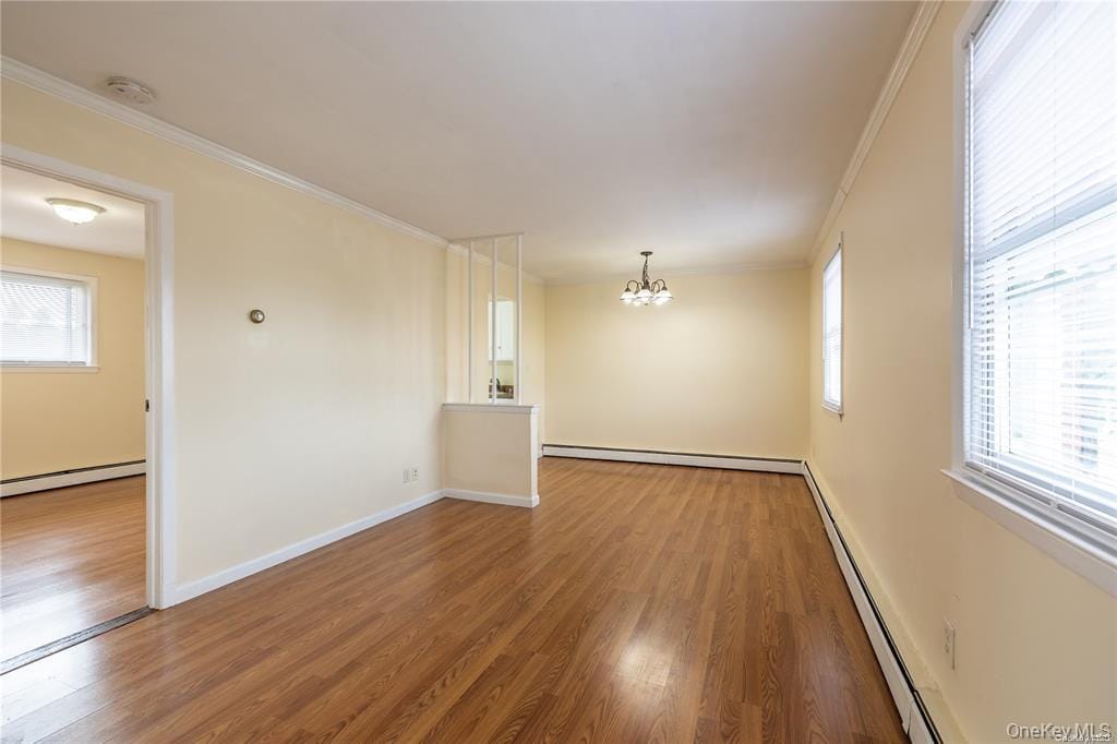 2420 Bennett Ave in North Bellmore, NY - Foto de edificio
