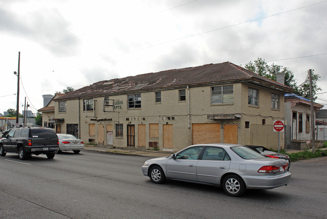 2216 S Claiborne Ave in New Orleans, LA - Building Photo - Building Photo