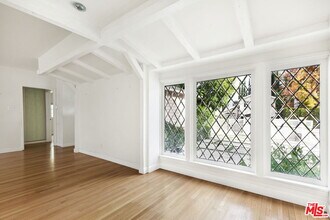 4343 Noble Ave in Los Angeles, CA - Building Photo - Building Photo