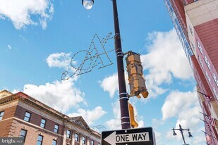440 S Broad St in Philadelphia, PA - Building Photo