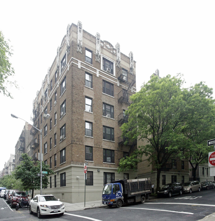 709 W 169th St in New York, NY - Building Photo
