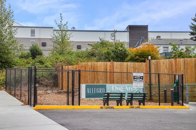 Allegro Apartments in Lynnwood, WA - Building Photo - Building Photo