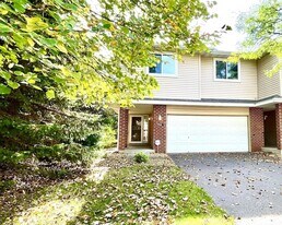 7414 Bolton Way in Inver Grove Heights, MN - Building Photo