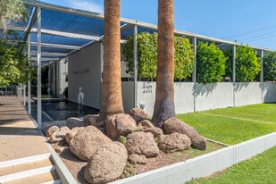 4401 N 40th St in Phoenix, AZ - Building Photo