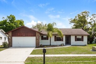 2479 Wood Oak Dr in Sarasota, FL - Building Photo
