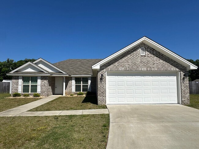 821 Sunset Ct in Prattville, AL - Foto de edificio - Building Photo