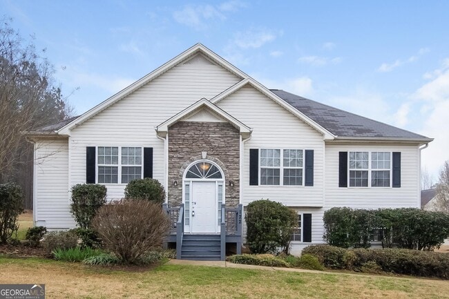 property at 122 Ivy Grove Way