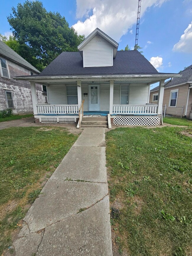 property at 1121 E 2nd St
