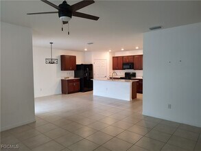 3613 SW 9th Ave in Cape Coral, FL - Building Photo - Building Photo