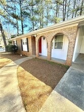 869 Meadow Rock Way in Stone Mountain, GA - Building Photo - Building Photo