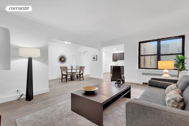 3000 Valentine Ave in Bronx, NY - Foto de edificio - Building Photo