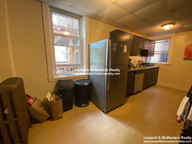 138 Davis Ave, Unit 142 Davis ave 3