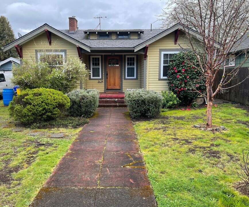 2624 SE 66th Ave in Portland, OR - Building Photo