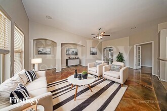 1108 SW 158th St in Oklahoma City, OK - Foto de edificio - Building Photo