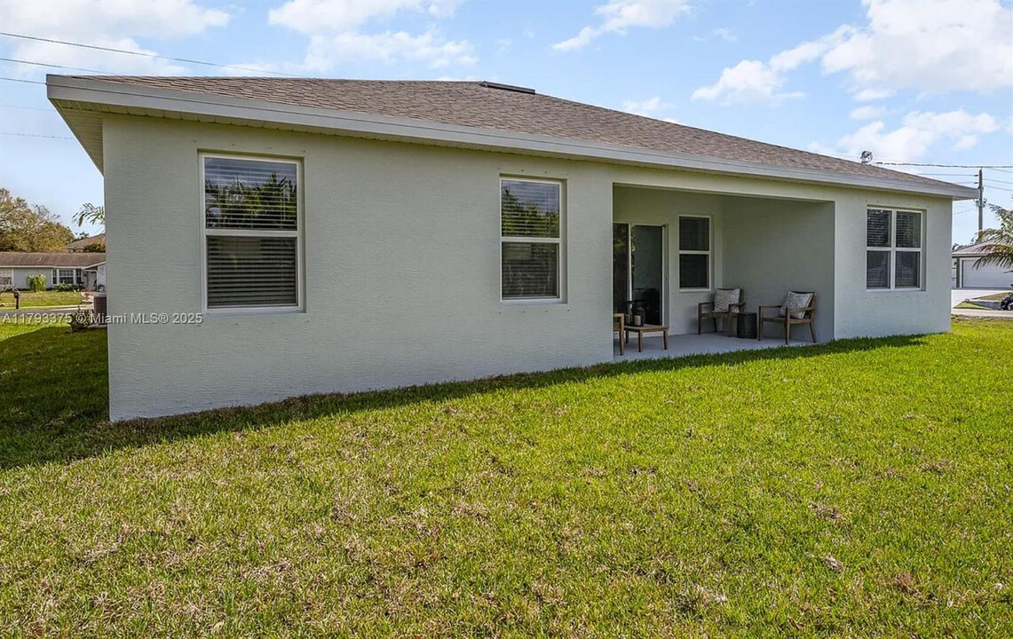 4602 SW Obelisk St in Port St. Lucie, FL - Building Photo