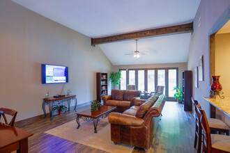 Madeira Apartments in Waco, TX - Foto de edificio - Interior Photo