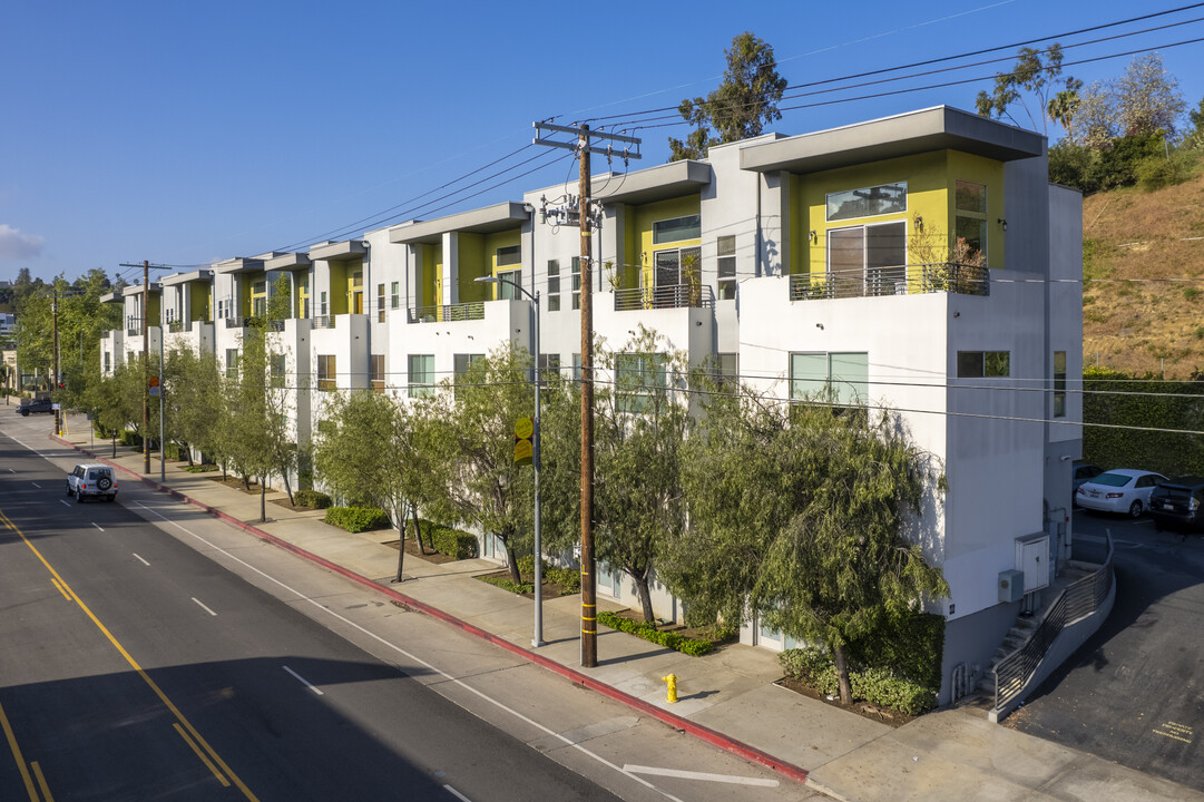 2397 Silver Lake Blvd in Los Angeles, CA - Foto de edificio