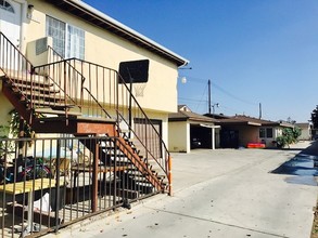 4611-4615 Live Oak St in Bell, CA - Building Photo - Building Photo