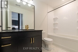 16 Hincks St in St Thomas, ON - Building Photo - Building Photo