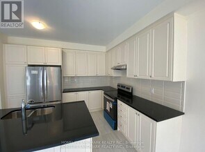 17 Bill Guy Dr in Georgina, ON - Building Photo - Building Photo