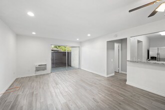 7932 Mission Center Ct in San Diego, CA - Building Photo - Building Photo