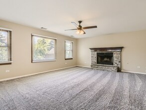 1414 Lakewood Dr in Joliet, IL - Building Photo - Building Photo