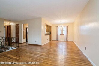 37 Pine Tree Dr in Berkeley Township, NJ - Building Photo - Building Photo