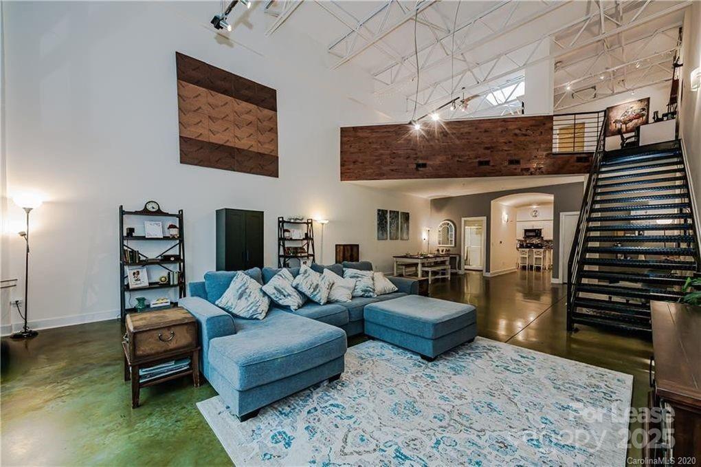 913 Westmere Ave in Charlotte, NC - Building Photo