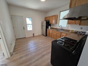 18 Michigan Ave in Paterson, NJ - Building Photo - Building Photo