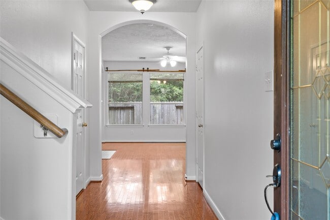 107 W Burberry Cir in Conroe, TX - Building Photo - Building Photo