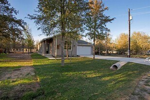 104 Kipapa Ct in Bastrop, TX - Building Photo