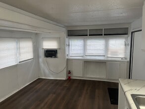 3000 Clarcona Rd in Apopka, FL - Building Photo - Building Photo