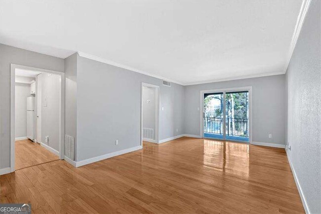 395 Pharr Rd NE in Atlanta, GA - Building Photo - Building Photo