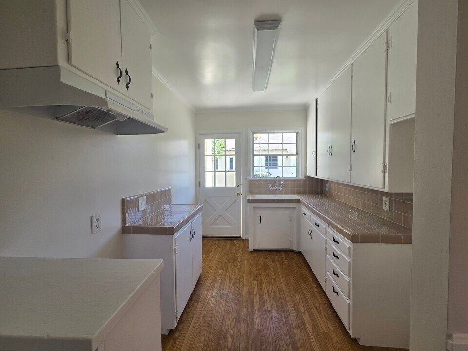 13644 Leadwell St, Unit 644 in Van Nuys, CA - Foto de edificio