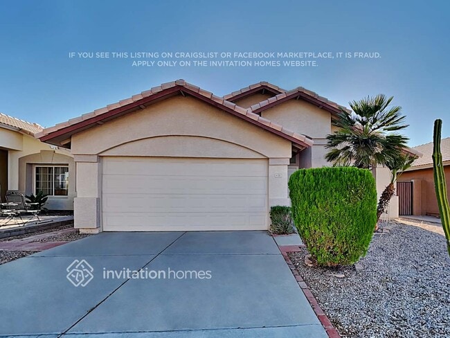 1032 N Hudson Pl