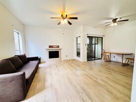 6602 Harbor Town Dr in Houston, TX - Building Photo