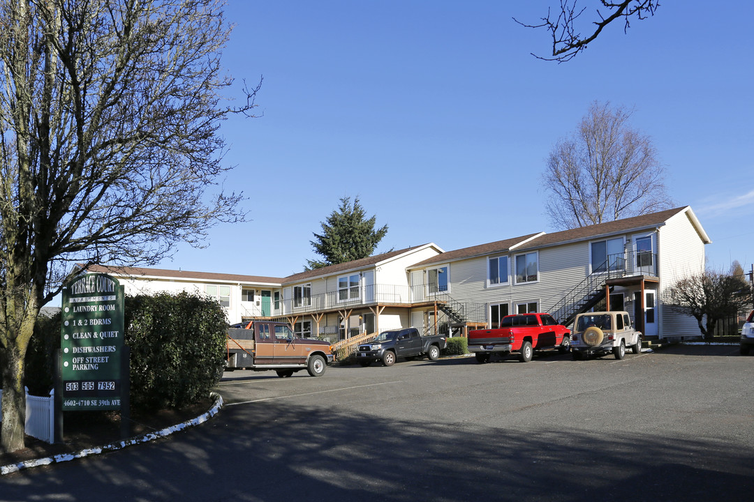 Terrace Court Apartments in Portland, OR - Building Photo