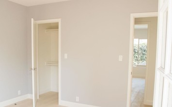 713 Vernon Ave in Venice, CA - Building Photo - Interior Photo