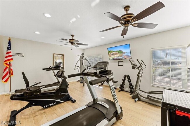 2476 Orchid Bay Dr in Naples, FL - Foto de edificio - Building Photo