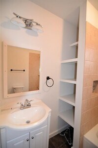 1210 Henry St photo'