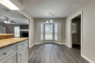 11942 Hillbrook Dr in Houston, TX - Building Photo - Building Photo