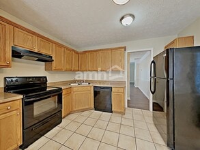 2259 Ligney Creek Ln in Snellville, GA - Foto de edificio - Building Photo