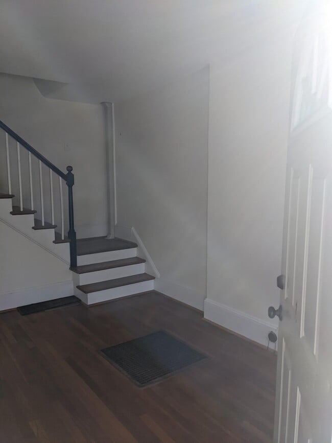 216 E Fairfax Ln in Winchester, VA - Building Photo - Building Photo