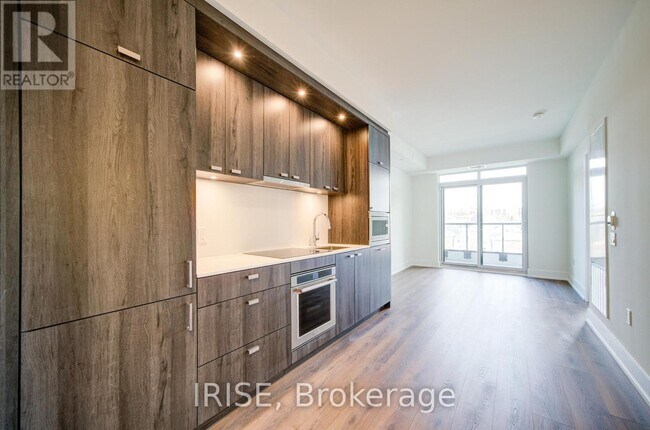 858 Dupont St in Toronto, ON - Building Photo - Building Photo