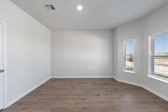 1000 Camelia Grv Ct in Hutchins, TX - Building Photo - Building Photo