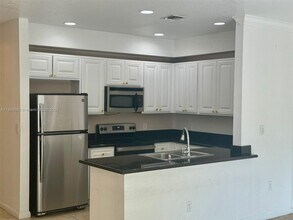35 SE 3rd Ave in Hallandale Beach, FL - Building Photo - Building Photo