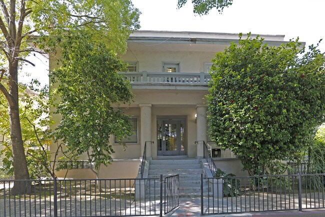 1814 O St in Sacramento, CA - Building Photo - Building Photo