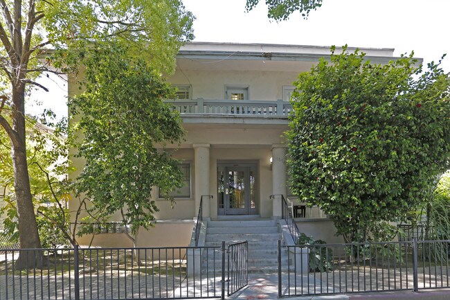 1814 O St in Sacramento, CA - Foto de edificio - Building Photo